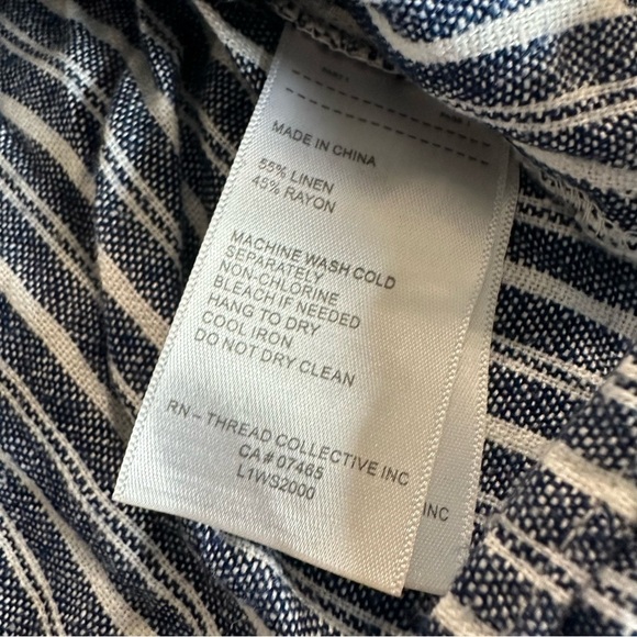 Laundry By Shelli Segal White and Blue Striped Cropped Blouse - Picture 4 of 4